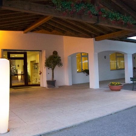 Hotel Stella Alpina Spiazzi Di Caprino Экстерьер фото