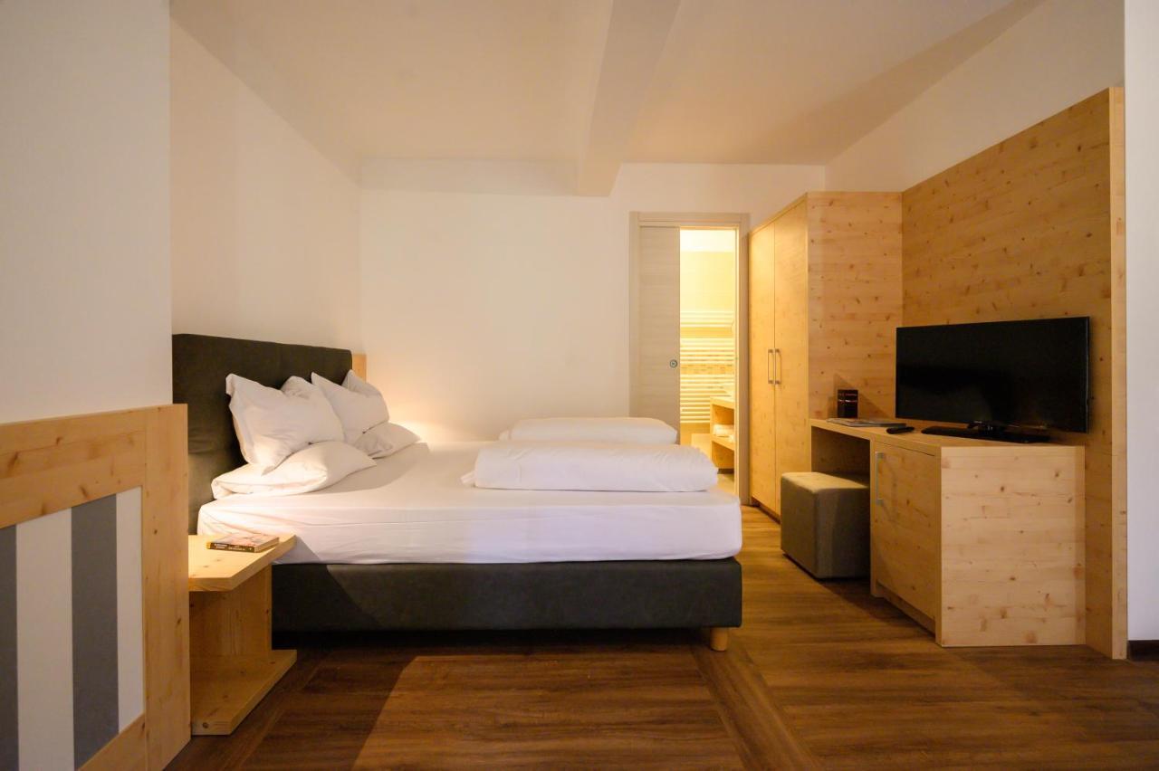 Hotel Stella Alpina Spiazzi Di Caprino Экстерьер фото